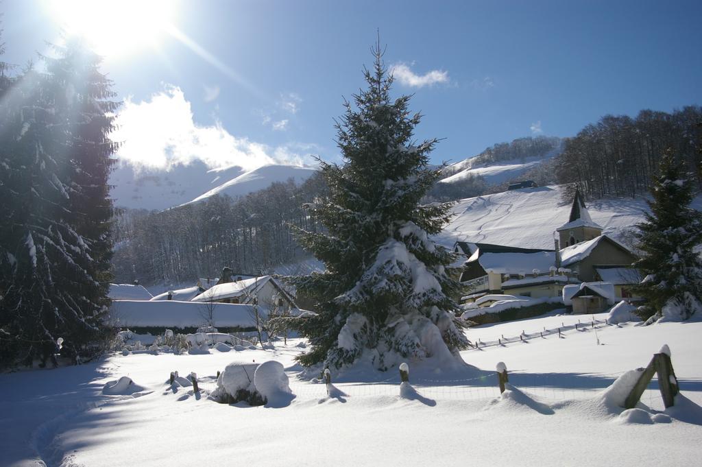 Hotel Les Deux Cols Sainte-Marie-de-Campan Eksteriør bilde