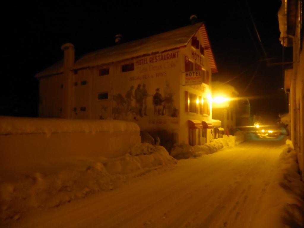 Hotel Les Deux Cols Sainte-Marie-de-Campan Eksteriør bilde