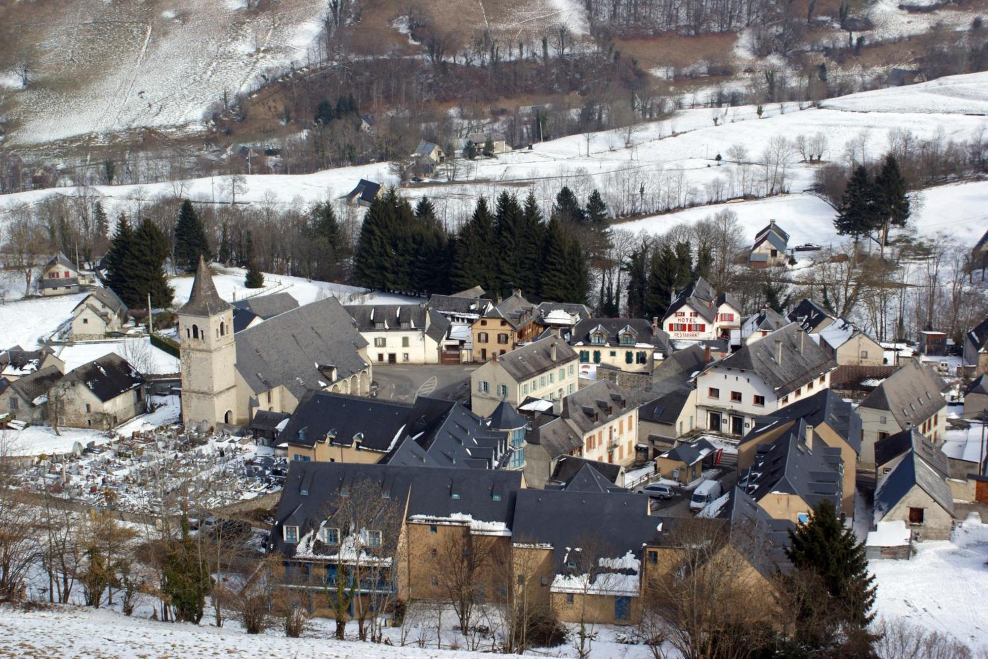 Hotel Les Deux Cols Sainte-Marie-de-Campan Eksteriør bilde