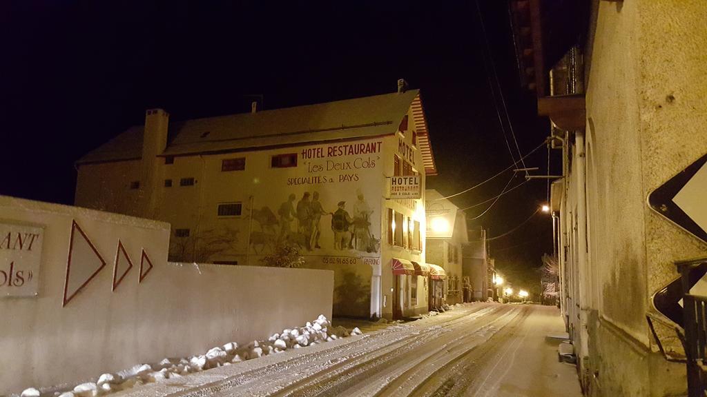 Hotel Les Deux Cols Sainte-Marie-de-Campan Eksteriør bilde